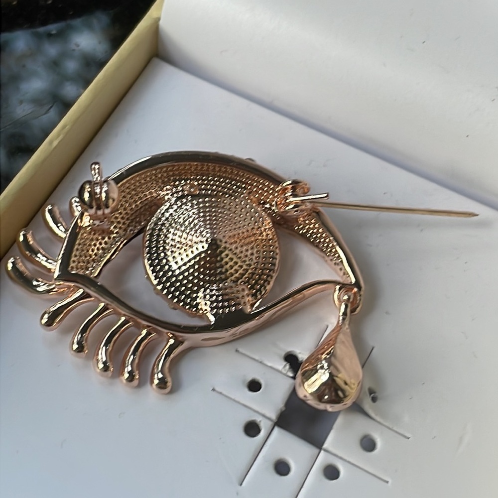 Madison Jules Tear Drop Eye Brooch - Picture 4 of 7